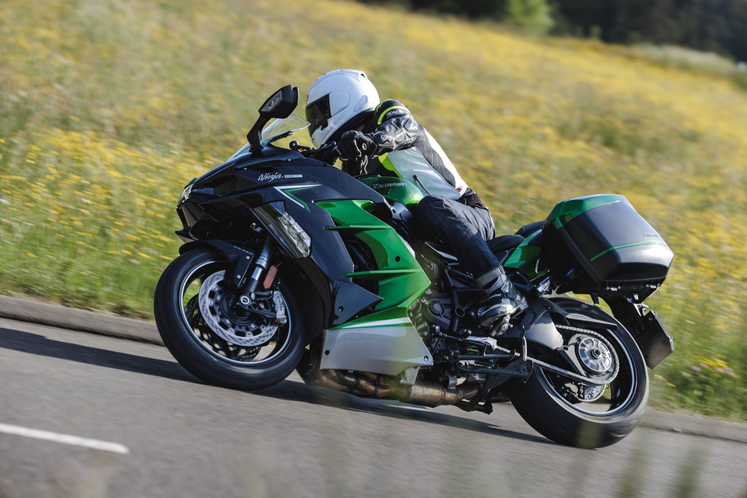 Essai Kawasaki Ninja H Sx Se Avec Des Radars Actu Moto