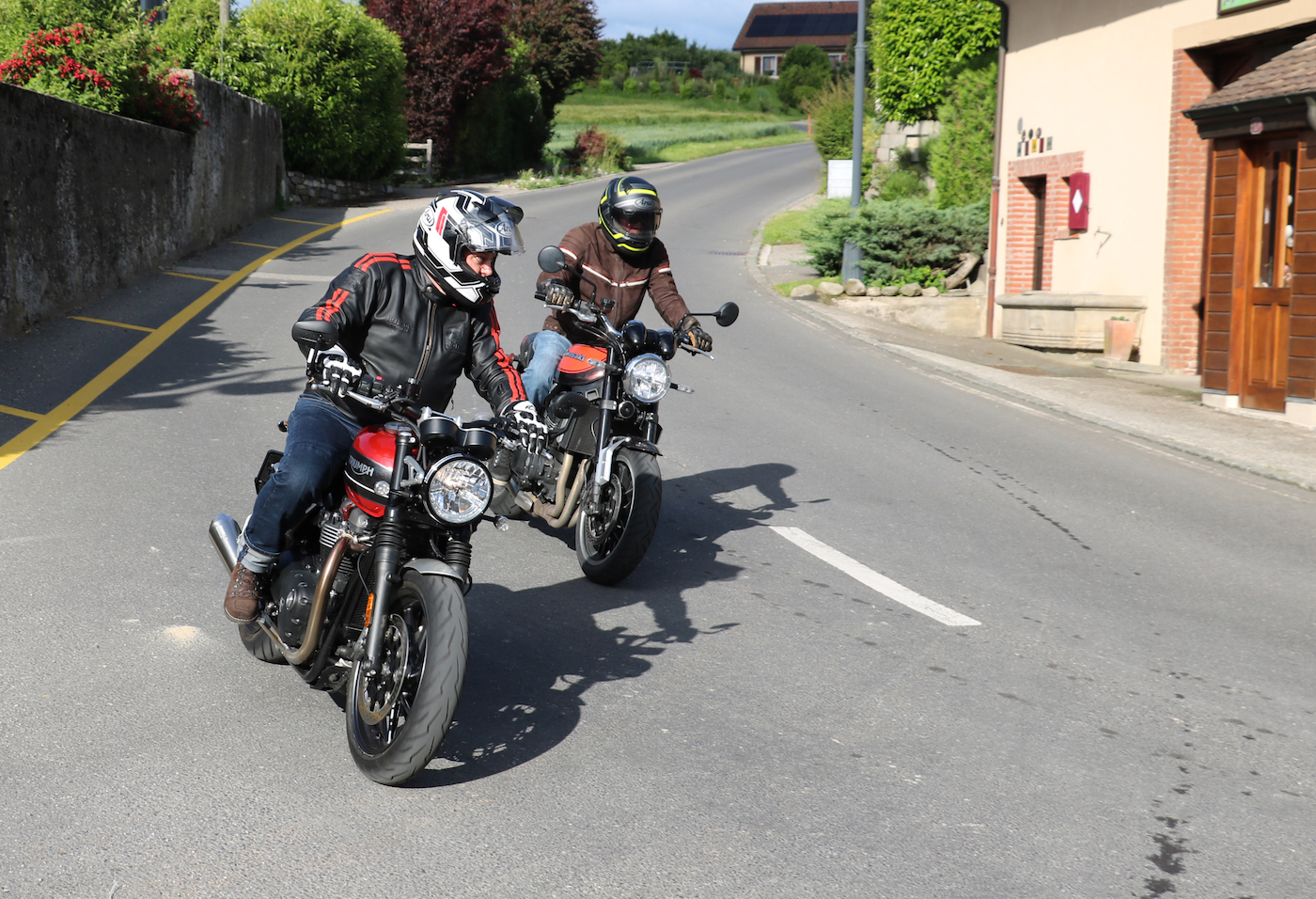 Speed Twin contre