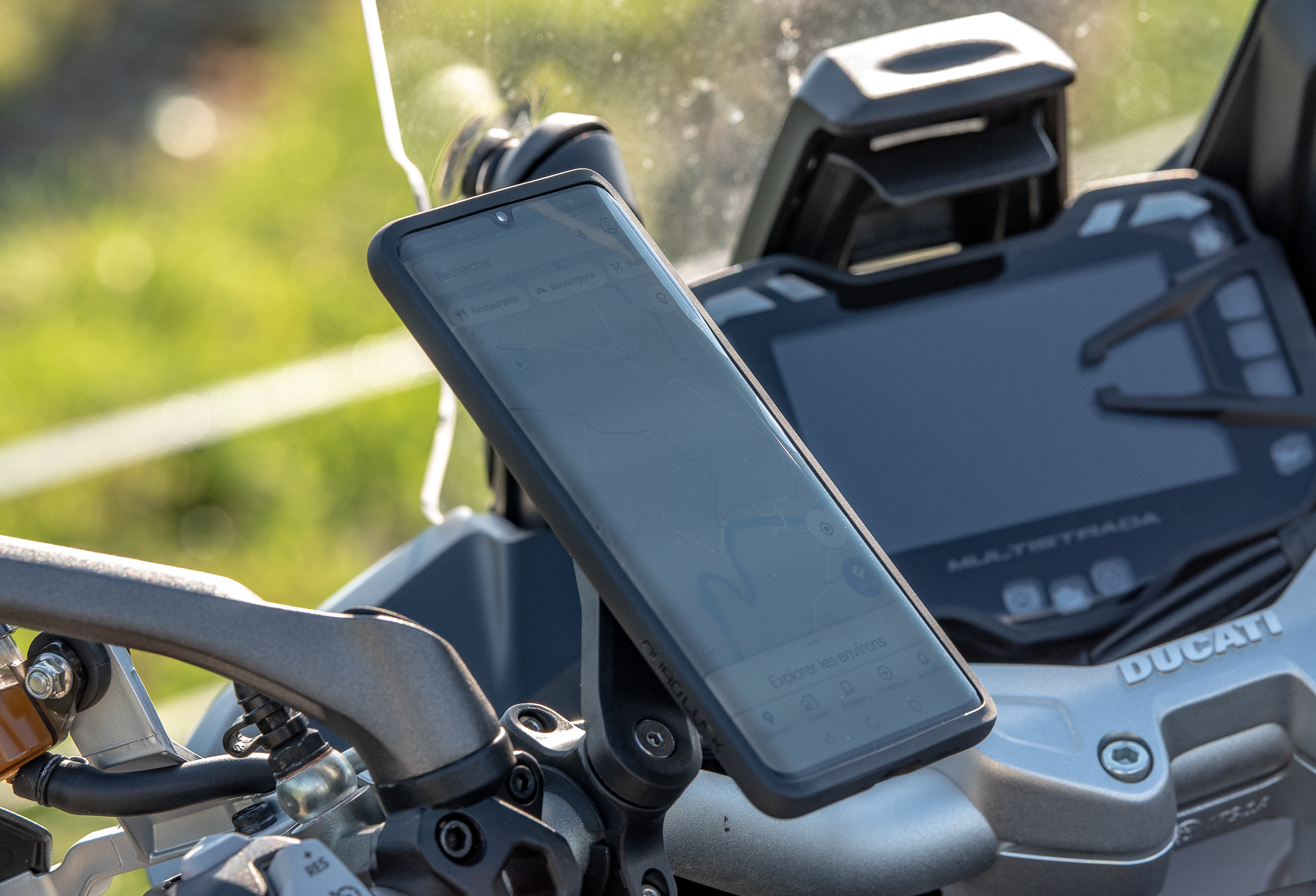Test du système Quad Lock – et si le meilleur GPS moto était votre