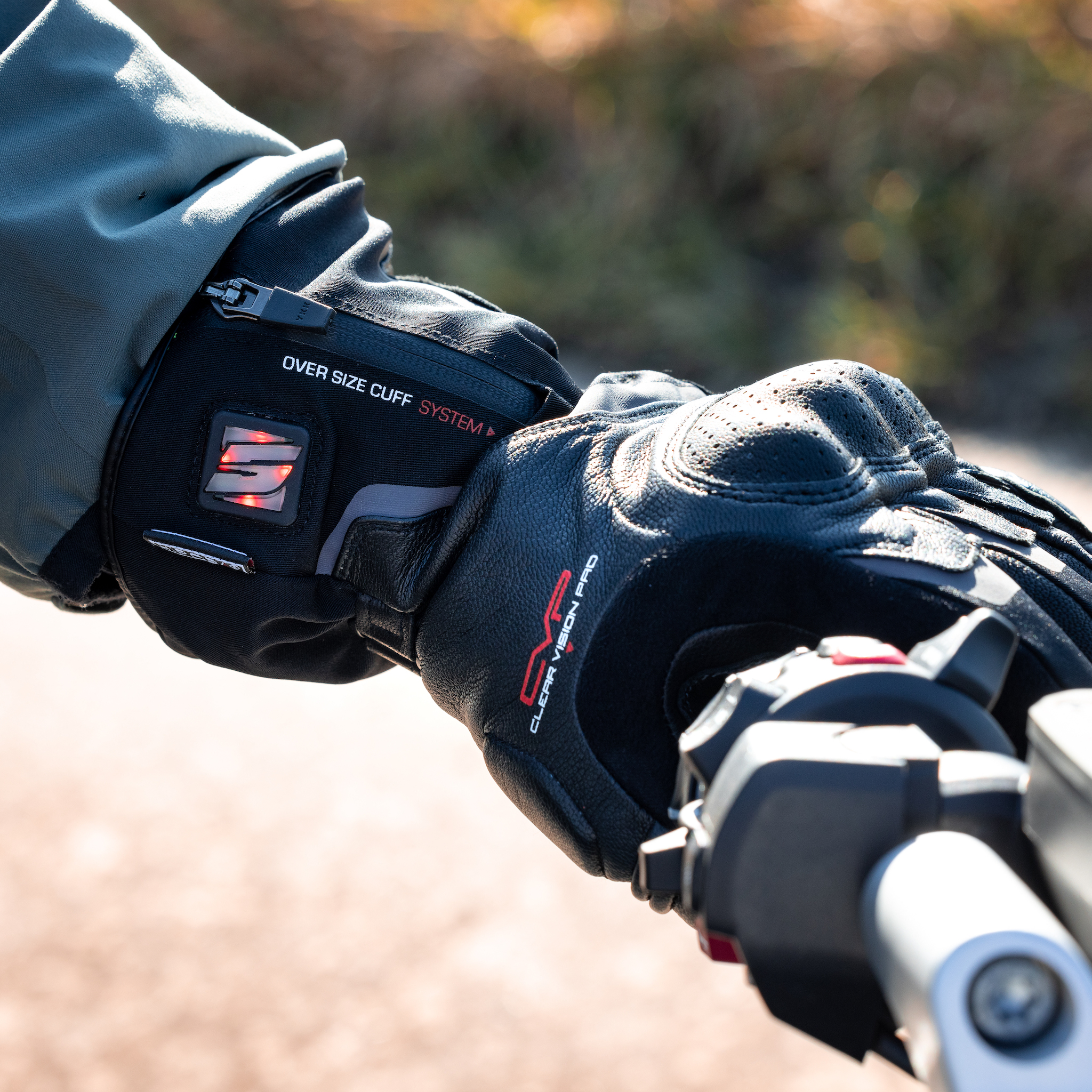 Comparo: gants chauffants de Racer, iXS et Five - Actu Moto
