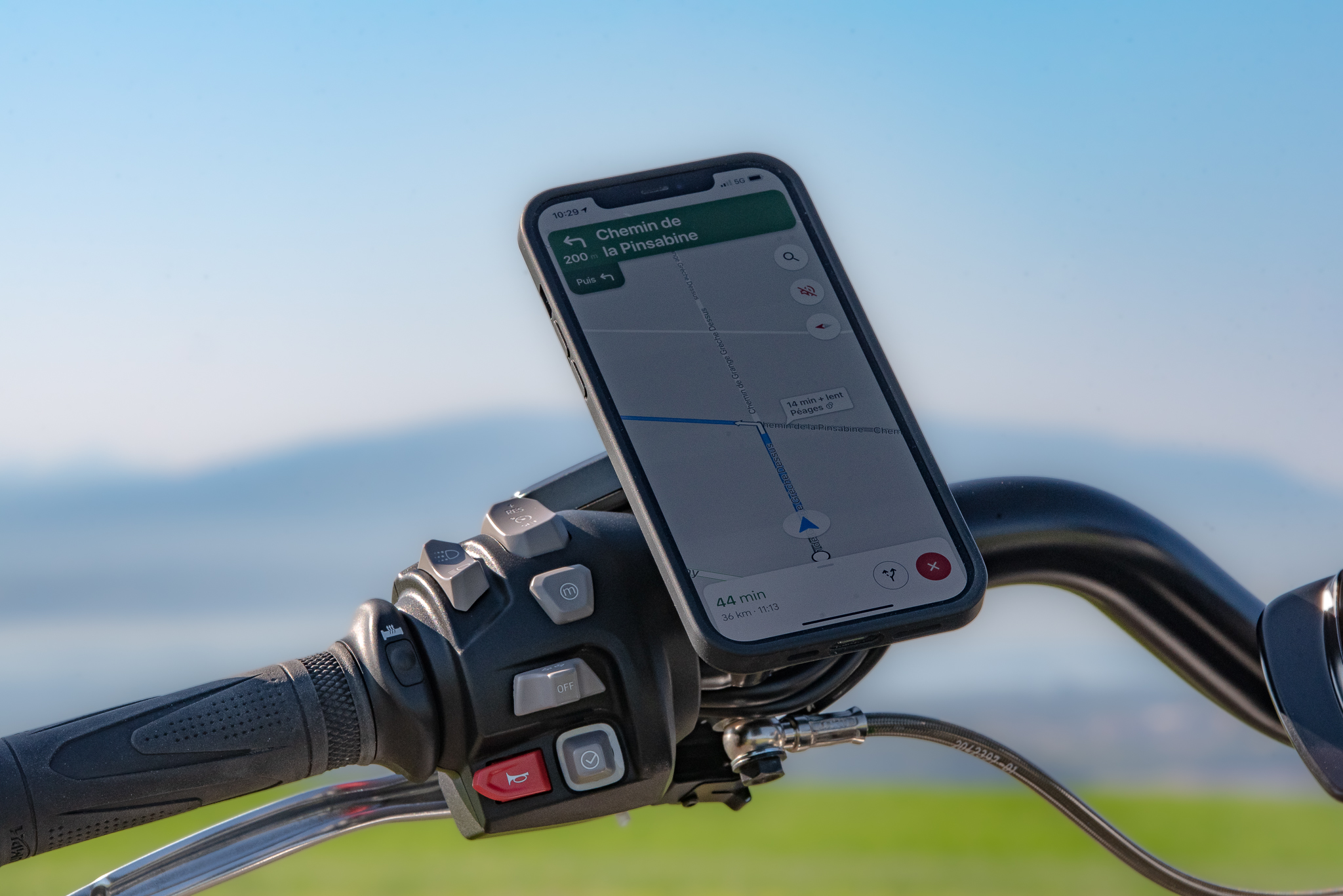 Test du support smartphone pour moto SP Connect : classe et très