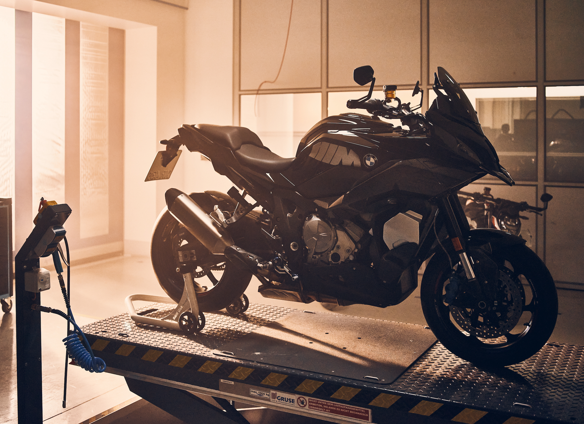 Prototype BMW M 1000 XR - BMW Motorrad donne suite à la saga M - Actu Moto