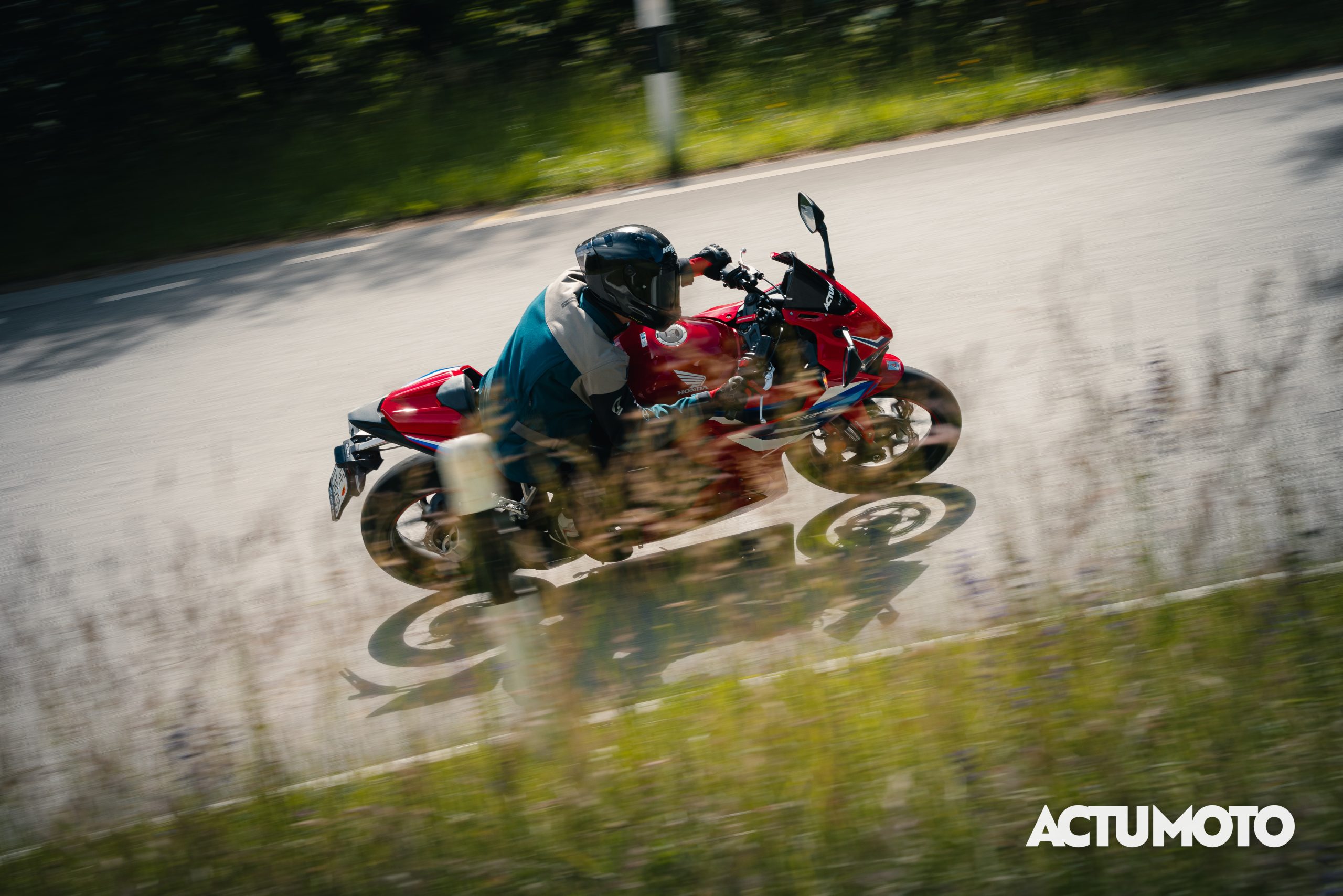 Honda CBR 500 comparo