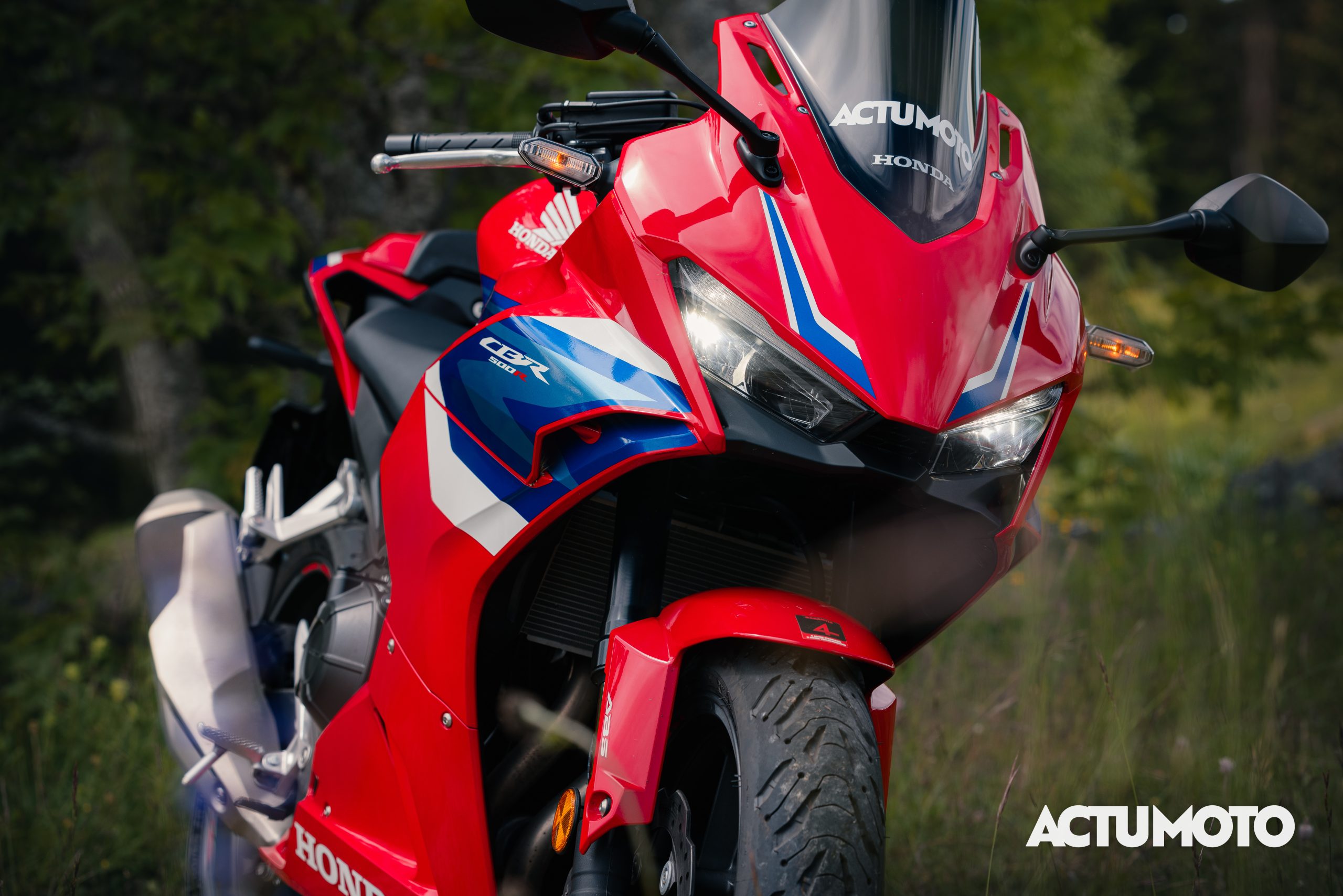 Honda CBR 500 comparo