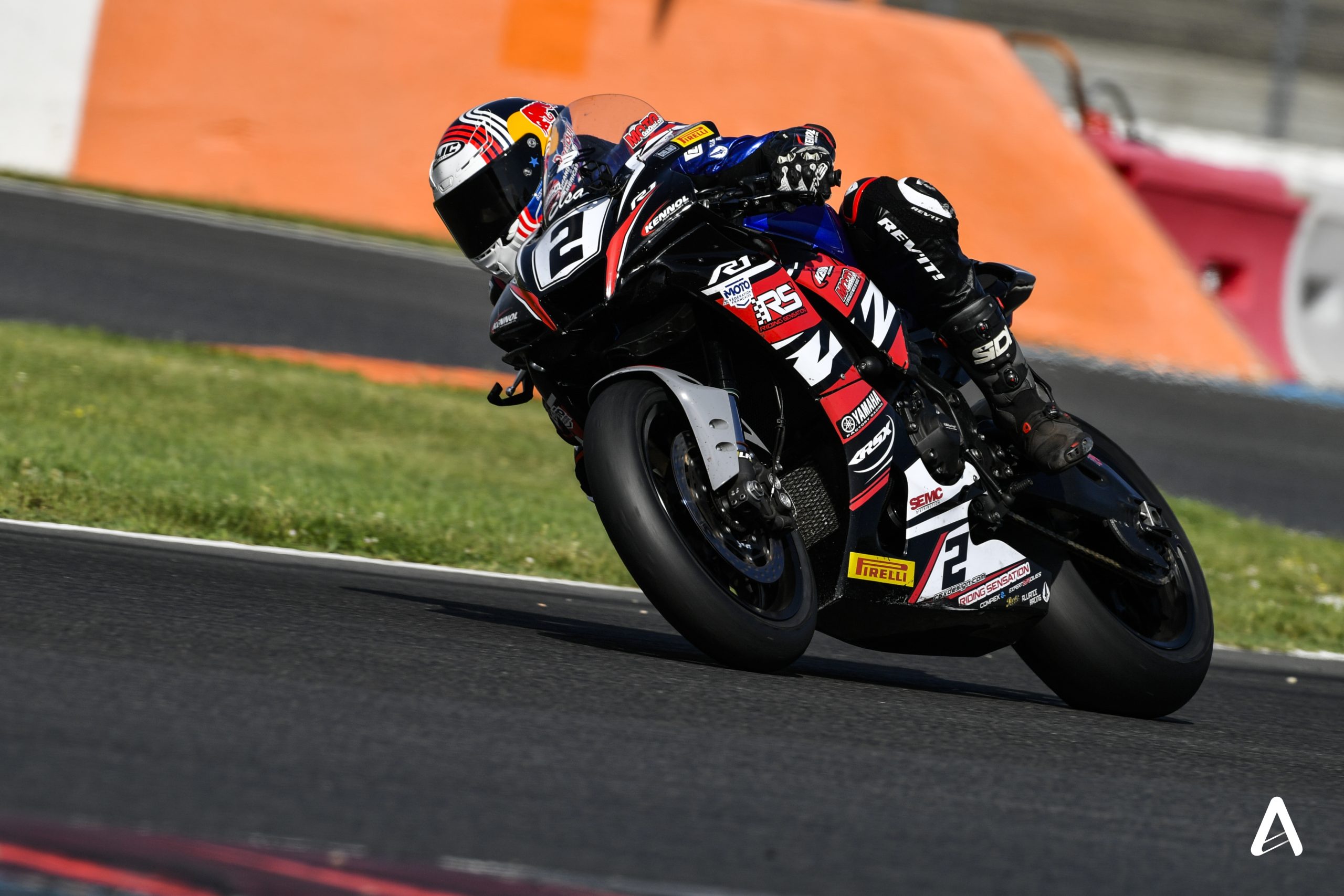 à Magny-Cours Monaya