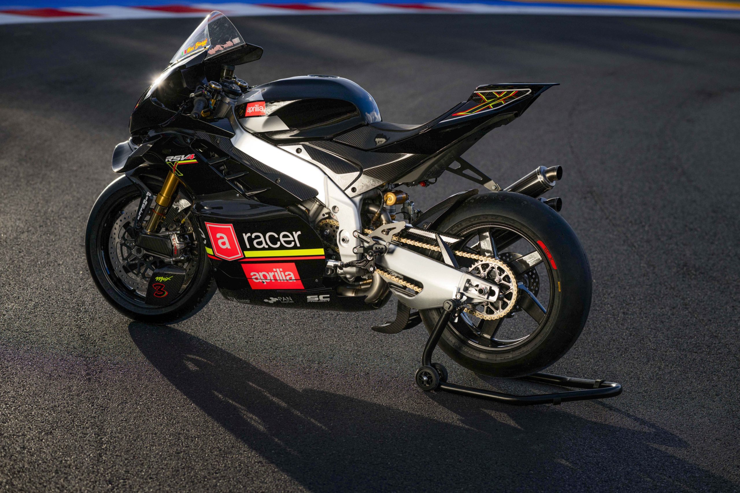 Aprilia RSV4 X ex3ma