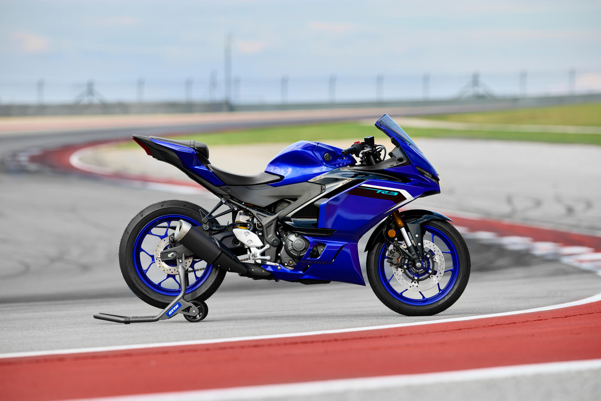 Yamaha R3