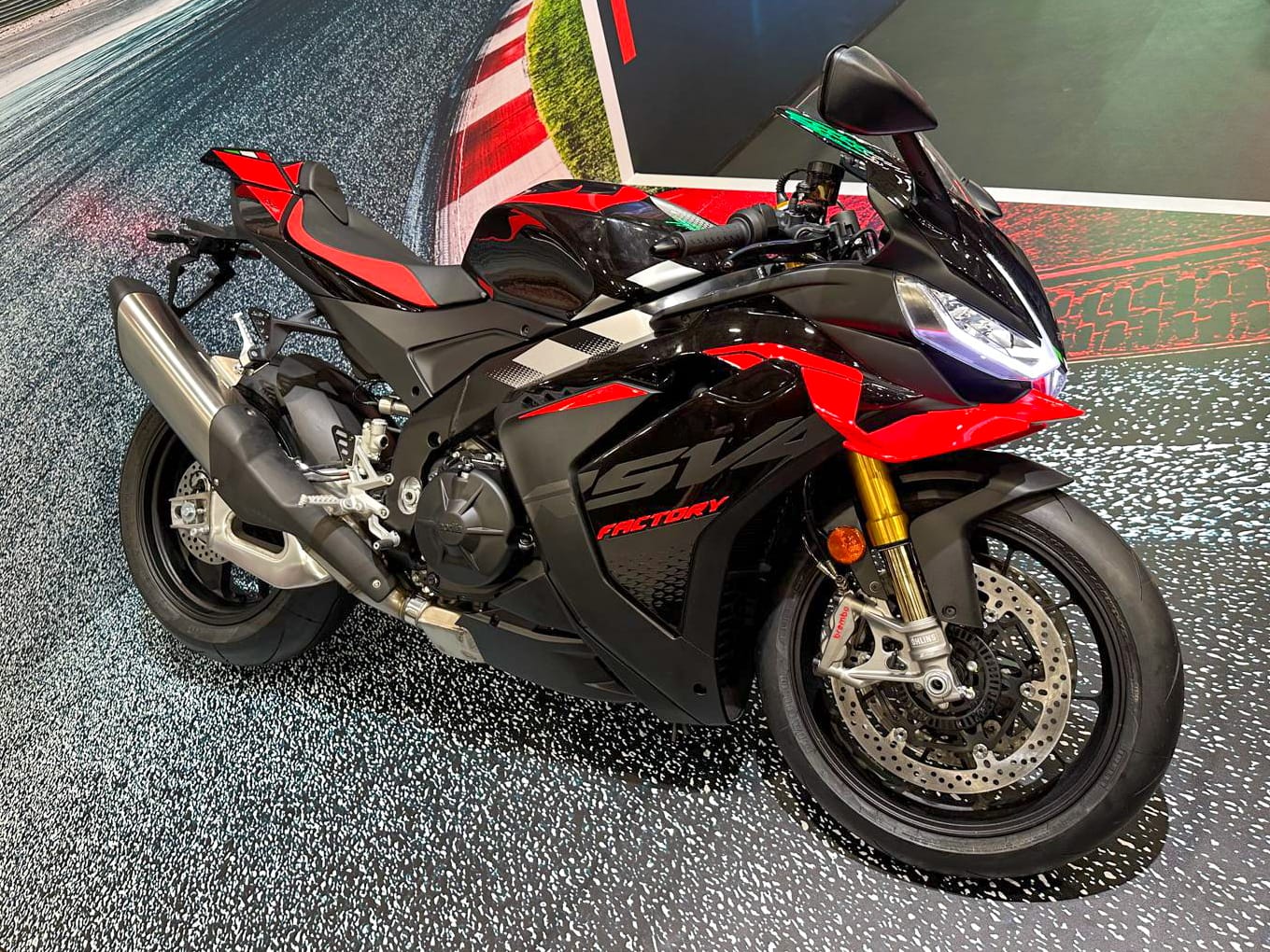 Aprilia RSV4 Factory 2025