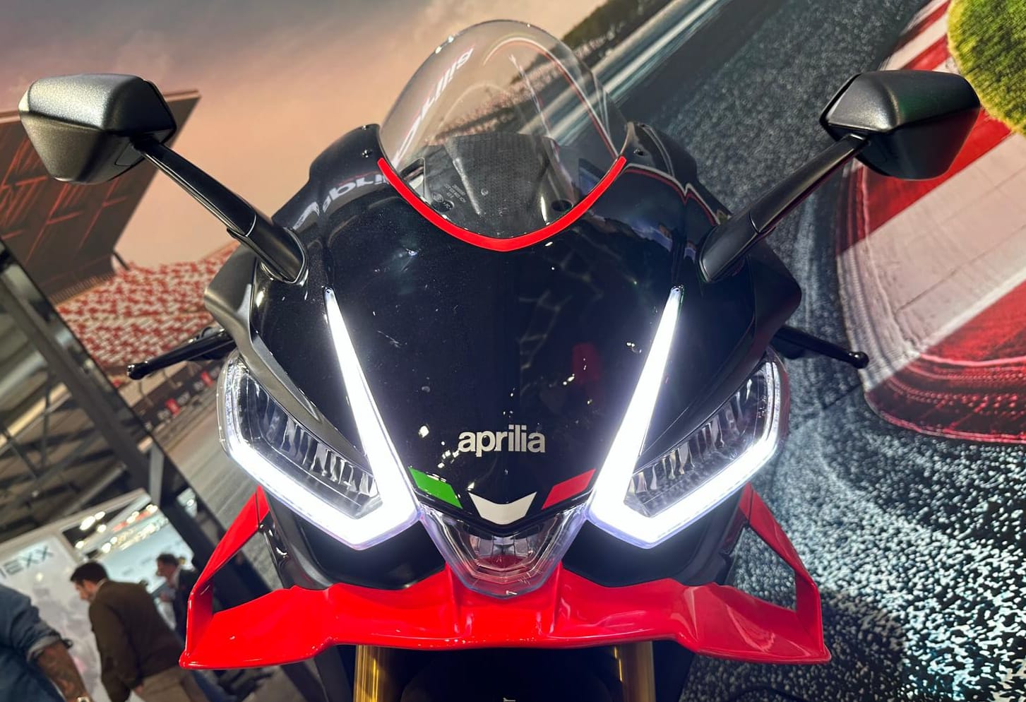 Aprilia RSV4 Factory