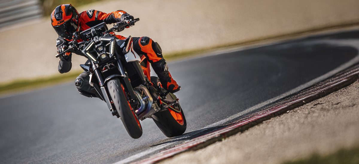 Nouveau – KTM ajoute une 990 Duke R, plus sportive que la 990 Duke