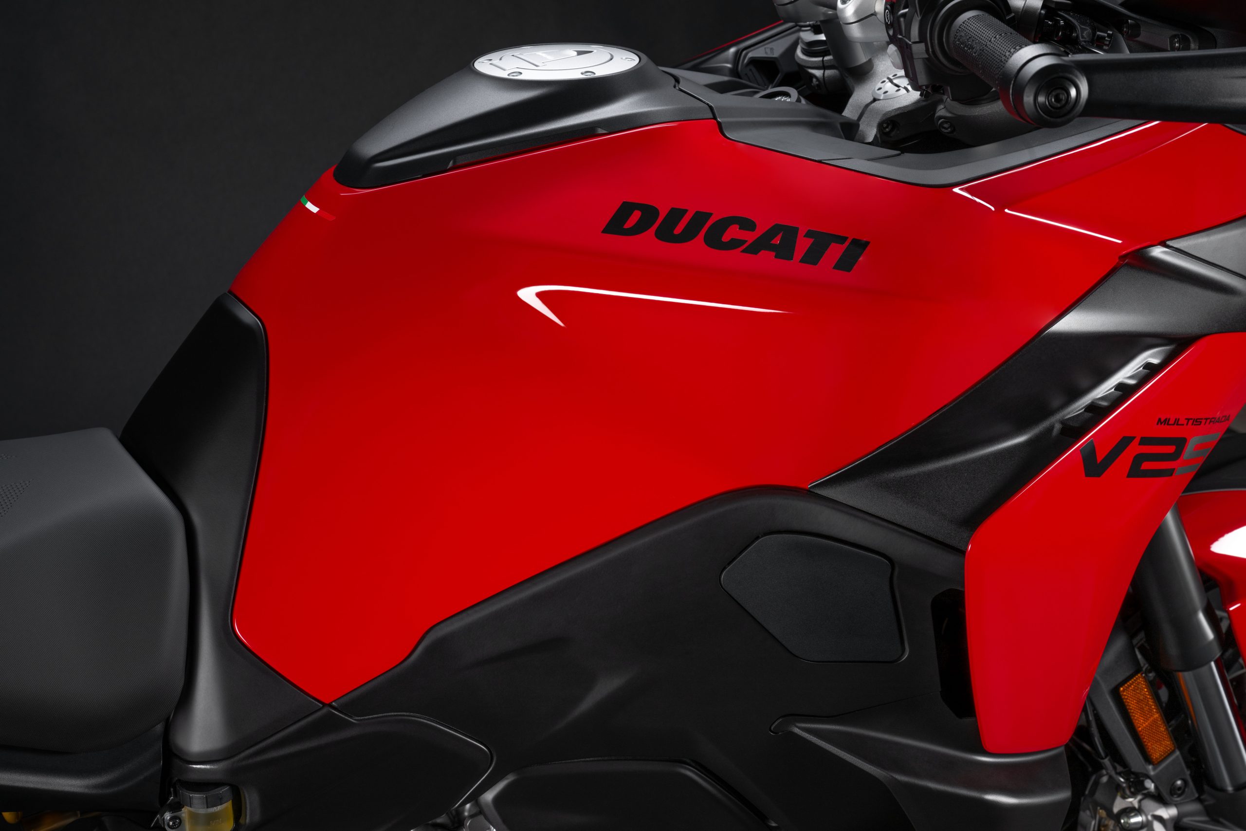 trail routier V2 Ducati