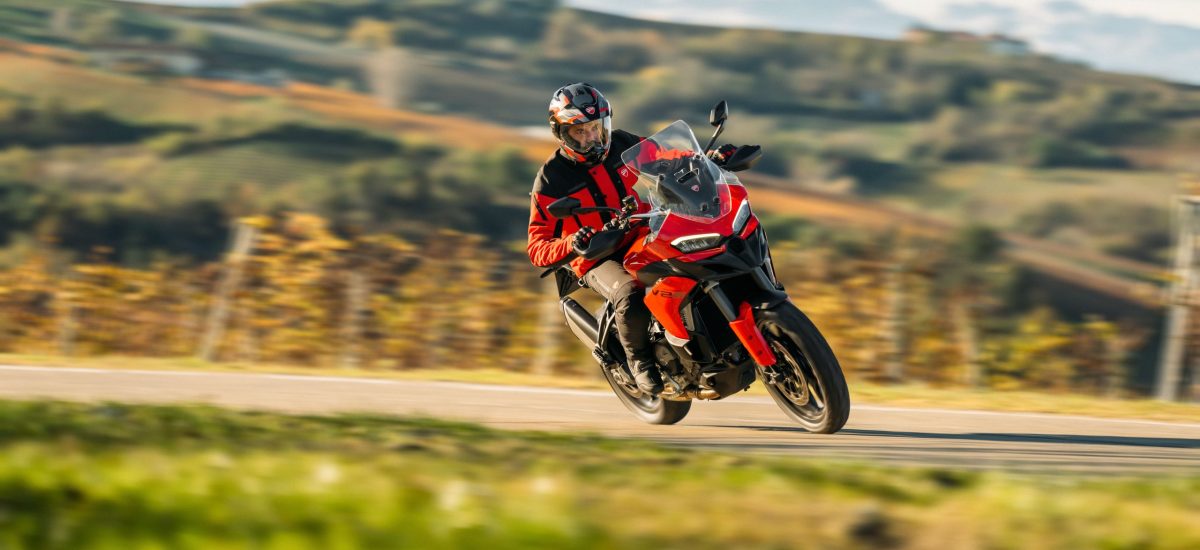 Nouveau – Le trail routier d’entrée de gamme de Ducati, la Multistrada V2, perd des kilos et gagne en confort