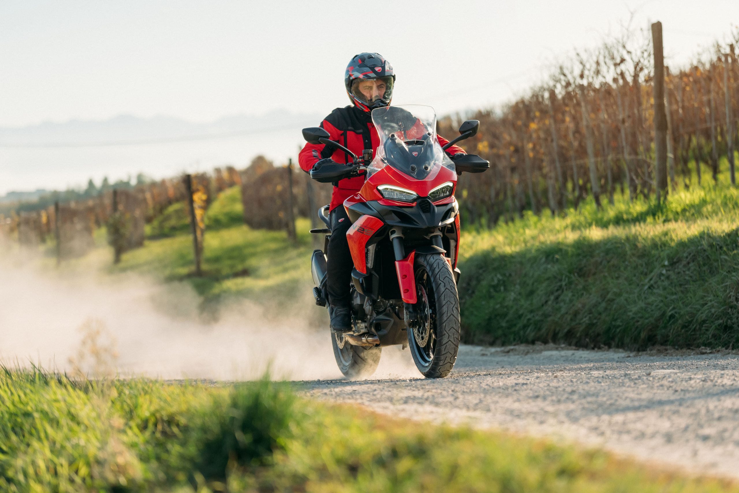 trail routier V2 Ducati