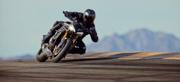 Nouveau – La Speed Triple 1200 de Triumph adopte de nouvelles suspensions pilotées