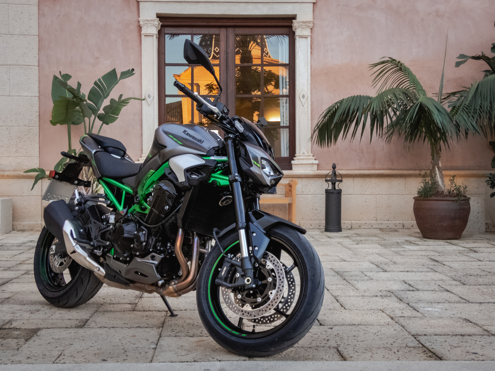 Kawasaki Z900 2025