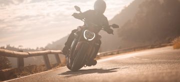 Le nouveau XDiavel V4 de Ducati combine cruiser pieds en avant, V4 sportif et agilité