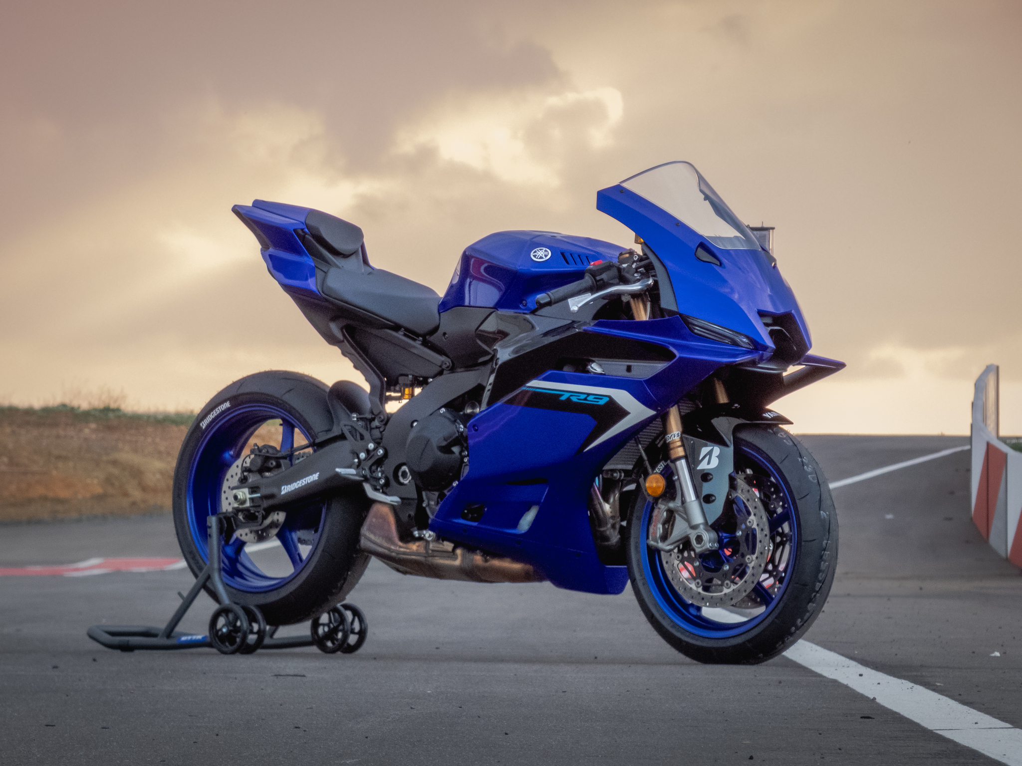 Yamaha YZF-R9