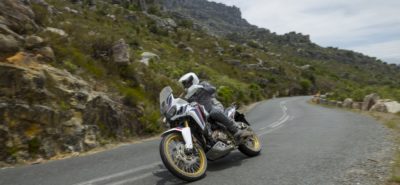 Honda invite ses fans à une virée magique en Africa Twin :: Virée dans les Alpes