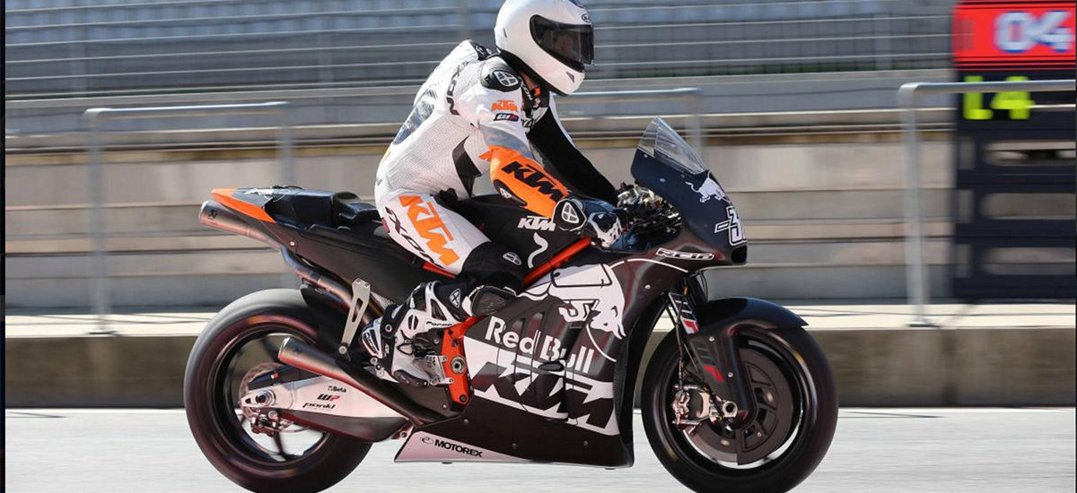 Mika Kallio et sa KTM RC16 courront à Valence