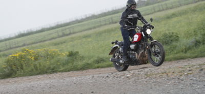 La SCR 950, un Cruiser qui s’essaie au Scrambler :: Test Yamaha