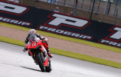 Rinaldi place sa Panigale en tête, Suchet dans le top dix :: STK 1000 Donington