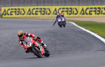 Davies remporte la deuxième course en solitaire :: Superbike 2e course