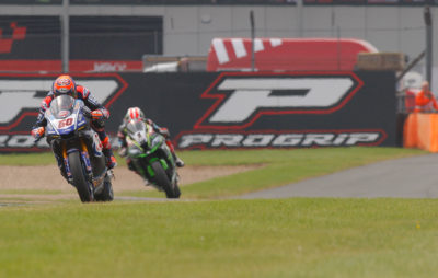 Van der Mark double la mise pendant que Razgatlioglu crée une énorme sensation en coiffant Rea :: Superbike Donington course 2