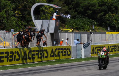 Rea empoche la première course à Barcelone :: Mondial Superbike