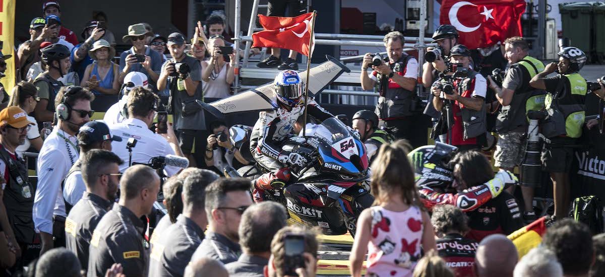 Superbike – Du mieux pour le Suisse Aegerter en Algarve, et un nouveau record pour Razgatlioglu