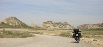 « La diagonale du Foux » – De Lausanne aux Bardenas Reales, un voyage initiatique au guidon d’une Tiger 1200