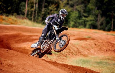 Nouveau – En motocross, Triumph passe de la 250 à la catégorie supérieure avec la TF 450-RC :: Nouveauté 2025