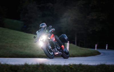 La KTM 1390 Super Duke GT fait plusieurs pas vers plus de sophistication :: Nouveauté 2025