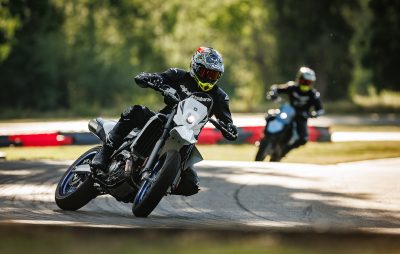 Nouveau – Suzuki dévoile les monocylindres DR-Z4S et DR-Z4SM, une supermoto et une enduro routière :: Nouveautés 2025